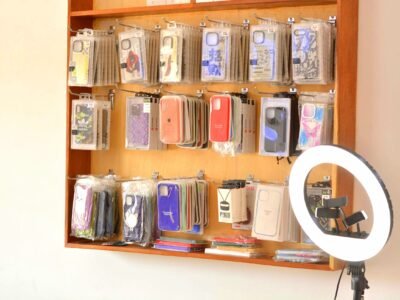 Iphone World